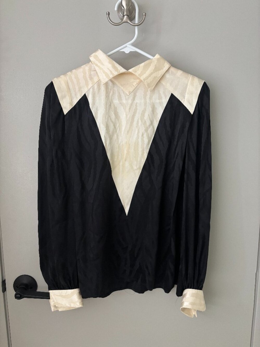 Vintage Francesca of Damon for Starington 100%Silk Black & Ivory Jacquard Blouse